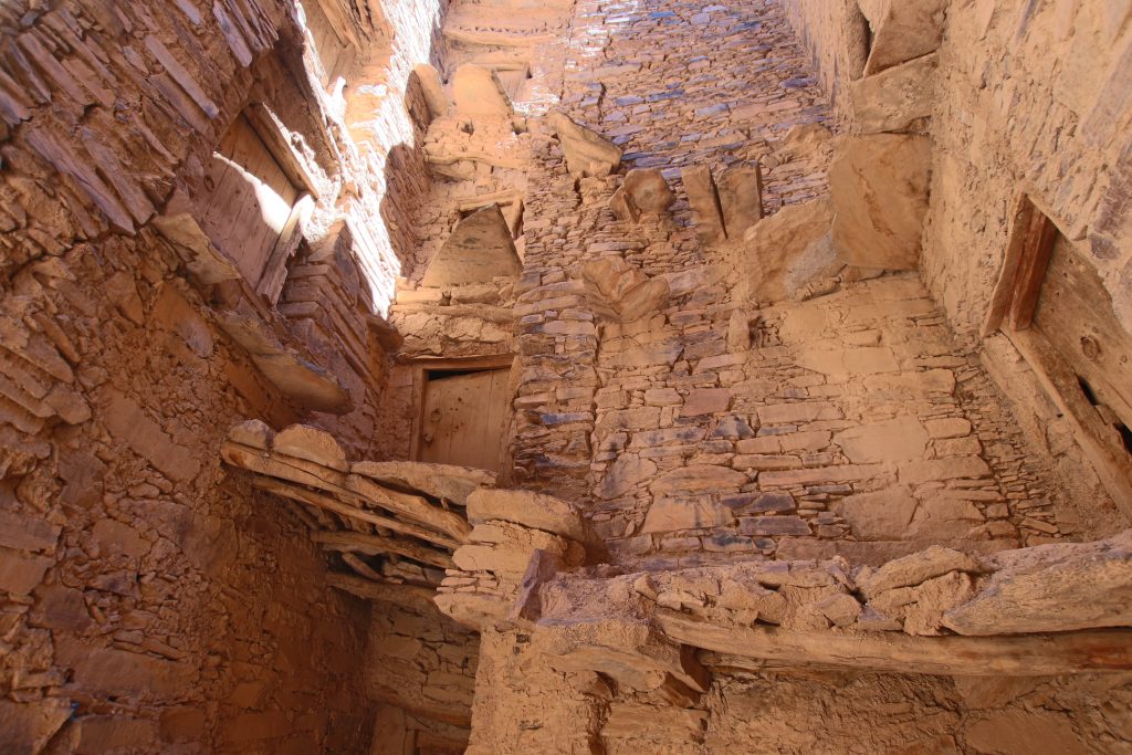 Tassgent granary inside cells